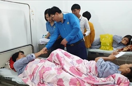Thăm hỏi, động viên công nhân Công ty Golden Victory Việt Nam bị ngộ độc khí 