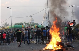Iraq: Người biểu tình tiếp tục tấn công Lãnh sự quán Iran
