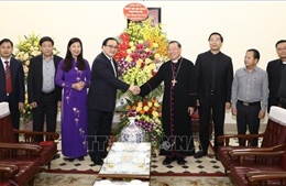 Lãnh đạo thành phố Hà Nội chúc mừng Giáng sinh các linh mục, tu sĩ và đồng bào Công giáo