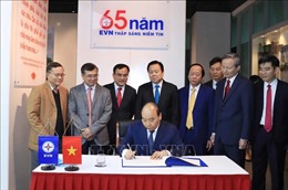 Thủ tướng Nguyễn Xuân Phúc dự Hội nghị triển khai nhiệm vụ năm 2020 của EVN