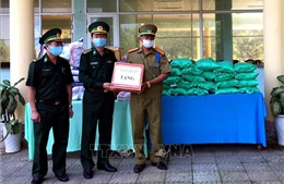 Thừa Thiên - Huế hỗ trợ vật tư y tế và nhu yếu phẩm cho lực lượng vũ trang và nhân dân Lào