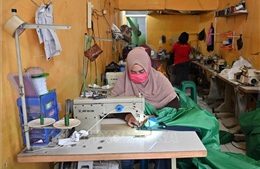 Indonesia tăng cường sản xuất đồ bảo hộ y tế cá nhân