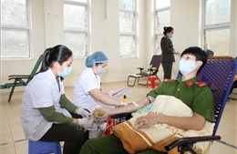 Cán bộ, chiến sỹ Công an tỉnh Yên Bái tham gia hiến máu tình nguyện