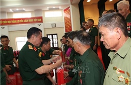 Bộ Quốc phòng gặp mặt Đoàn đại biểu người có công với cách mạng tỉnh Nghệ An