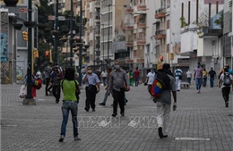 Venezuela gia hạn 'tình trạng báo động'