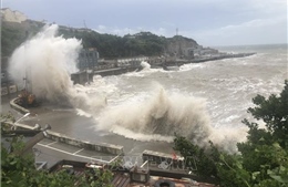 Bão Hagupit gây ngập lụt tại Thượng Hải, Trung Quốc