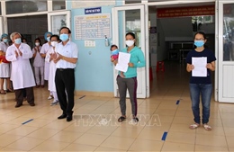 Hai bệnh nhân COVID-19 đầu tiên ở Quảng Trị được xuất viện