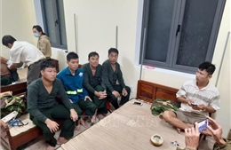 Thừa Thiên-Huế: 6 thuyền viên còn lại trên tàu bị chìm đã vào bờ an toàn