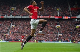 Hoàng gia Anh vinh danh những 'chiến binh' trong cuộc chiến chống COVID-19 