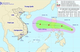 Áp thấp nhiệt đới gần Biển Đông có khả năng mạnh lên thành bão
