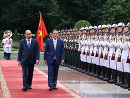 Thủ tướng Nguyễn Xuân Phúc chủ trì Lễ đón Thủ tướng Nhật Bản Suga Yoshihide 