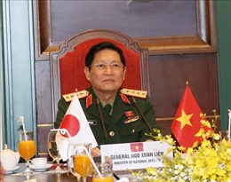 Đại tướng Ngô Xuân Lịch điện đàm với Bộ trưởng Bộ Quốc phòng Nhật Bản