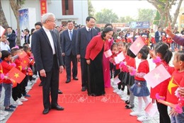 Đồng chí Trương Thị Mai thăm và chúc mừng Giáng sinh Giáo phận Thanh Hóa