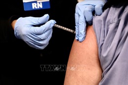 Hơn 1 triệu người dân Mỹ đã được tiêm mũi đầu tiên vaccine ngừa COVID-19