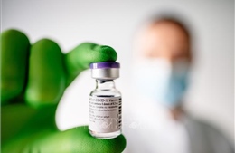 Thủ tướng Singapore tiêm liều vaccine ngừa COVID-19 đầu tiên