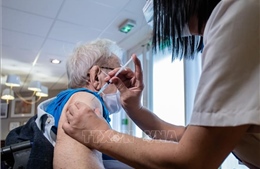 Châu Âu đẩy mạnh chiến dịch tiêm vaccine ngừa COVID-19