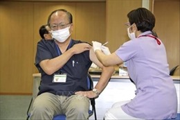 Nhật Bản sẽ tiêm vaccine cho người cao tuổi từ giữa tháng 4