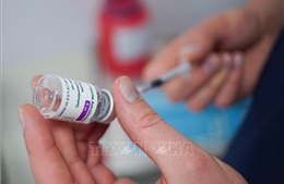 Châu Âu và Anh khẳng định lợi ích của vaccine AstraZeneca