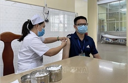 Các địa phương tiếp tục triển khai tiêm vaccine phòng COVID-19