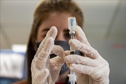 Giới khoa học bác bỏ quan niệm sai lầm về nguy cơ từ vaccine ngừa COVID-19