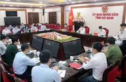 Bộ trưởng Bộ Y tế kiểm tra, chỉ đạo công tác phòng, chống dịch tại Hà Nam