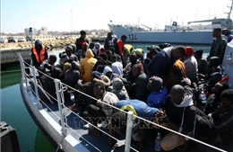 Khoảng 100 người di cư được giải cứu ở ngoài khơi Libya