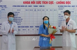 Nữ điều dưỡng bị sock phản vệ sau tiêm vaccine phòng COVID-19 xuất viện