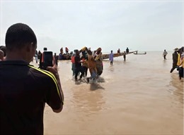 Vụ chìm thuyền ở Nigeria khiến hơn 70 người thiệt mạng