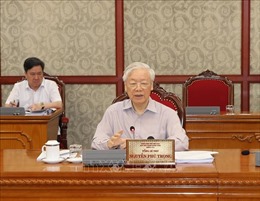 Tổng Bí thư Nguyễn Phú Trọng chủ trì họp Bộ Chính trị để cho ý kiến về tình hình phòng, chống dịch COVID-19