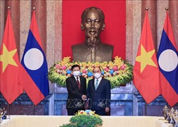 Chủ tịch nước Nguyễn Xuân Phúc hội kiến Tổng Bí thư, Chủ tịch nước Lào 