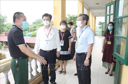 Thứ trưởng Nguyễn Hữu Độ kiểm tra công tác tổ chức thi tại Hưng Yên