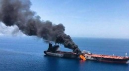 Cơ quan an ninh hàng hải Anh nghi một tàu bị cướp biển tấn công ở ngoài khơi UAE    