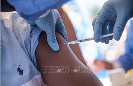 Côte d’Ivoire bắt đầu tiêm vaccine ngừa Ebola 