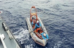 Tàu SAR 412 kịp thời ứng cứu ngư dân đột quỵ trên biển Trường Sa