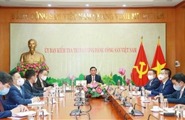 Chủ nhiệm Ủy ban Kiểm tra Trung ương điện đàm với Bí thư Ủy ban Kiểm tra Kỷ luật Trung ương Trung Quốc 