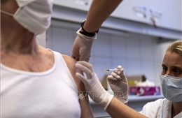 Hungary hối thúc người dân tiêm mũi tăng cường vaccine ngừa COVID-19 