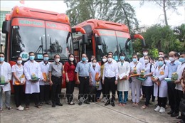 Đoàn cán bộ, nhân viên y tế Bến Tre hỗ trợ TP Hồ Chí Minh chống dịch