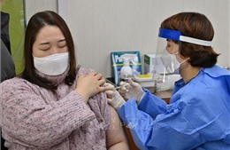 Hàn Quốc triển khai tiêm chủng cho phụ nữ có thai 