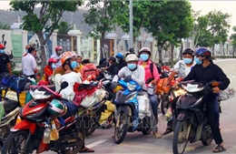 Nghệ An phát hiện nhiều trường hợp dương tính là công dân tự đi xe máy về quê