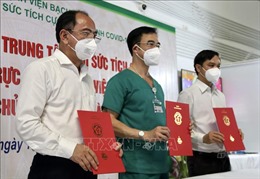 Tiếp nhận Trung tâm Hồi sức tích cực người bệnh COVID-19 Bệnh viện Bạch Mai tại TP Hồ Chí Minh