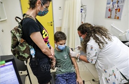 Israel quyết định tiêm vaccine ngừa cho trẻ em 5-11 tuổi