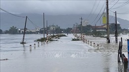 Mưa lớn tiếp tục gây ngập lụt, sạt lở tại Bình Định