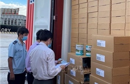 TP Hồ Chí Minh hoàn thiện thủ tục thông quan lô hàng hơn 22.000 hộp sữa viện trợ từ Australia