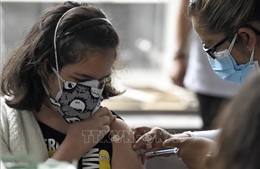 Mexico tiêm vaccine ngừa COVID-19 cho người từ 15-17 tuổi