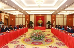 Trao Quyết định nghỉ chế độ cho 6 Ủy viên Bộ Chính trị, Ban Bí thư Trung ương Đảng khóa XII không tái cử khóa XIII