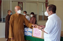 Giáo hội Phật giáo Việt Nam TP Cần Thơ hỗ trợ 5.000 túi thuốc cho F0 điều trị tại nhà