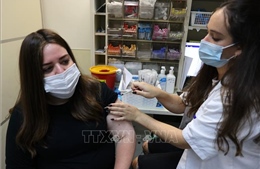 Thủ tướng Israel kêu gọi người dân tiêm mũi tăng cường vaccine phòng COVID-19