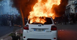 Pháp: Gần 900 ô tô bị đốt cháy trong đêm Giao thừa