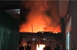Hà Nội: Điều tra nguyên nhân vụ cháy tại cơ sở kinh doanh đồ gia dụng