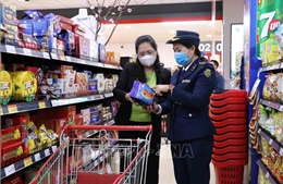 Lai Châu siết chặt kiểm tra hàng hóa dịp Tết tại cửa khẩu biên giới